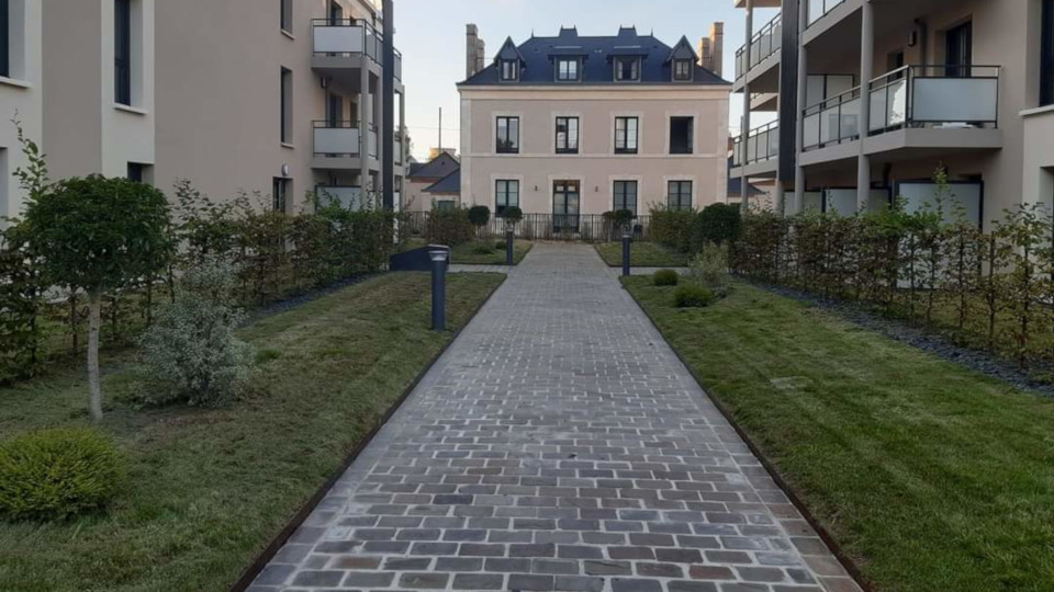 tonte pelouse château